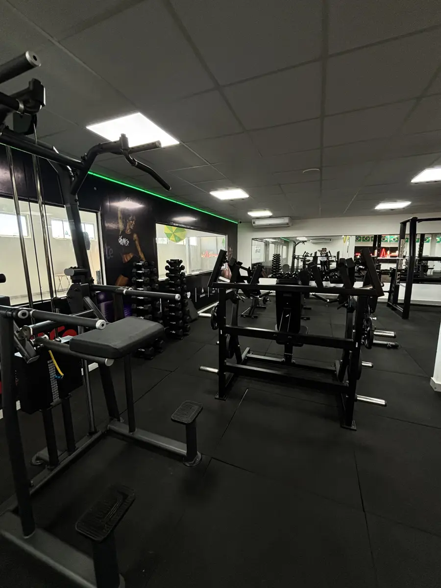 Área de musculação da Line Pro Fitness